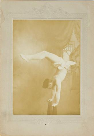 DeLand, acrobat