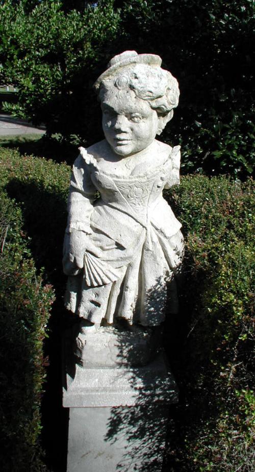 Female Dwarf with small hat