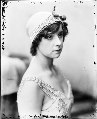 Miss Victoria Clark