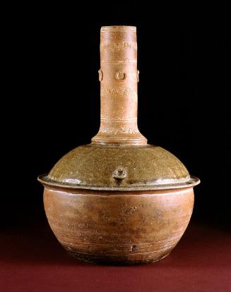 Bottle-shaped vase