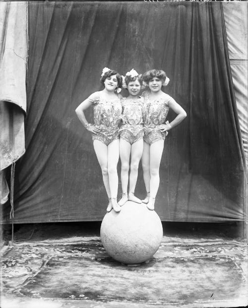 Portrait of the Illeson sisters