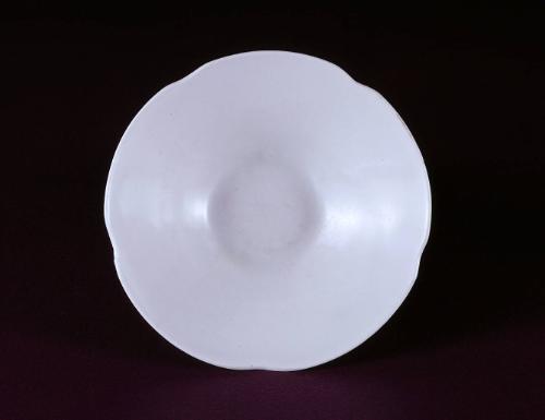 Bowl with foliate rim