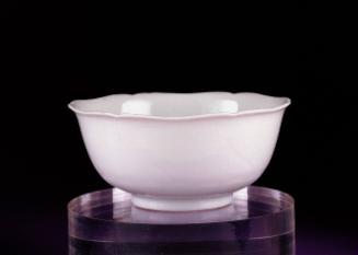 Bowl with foliate rim