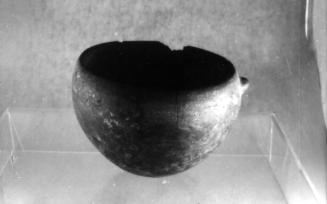 Knob-lug Bowl