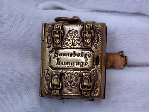 Tom Thumb Picture Locket