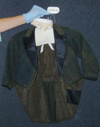 Tom Thumb's coat with collar