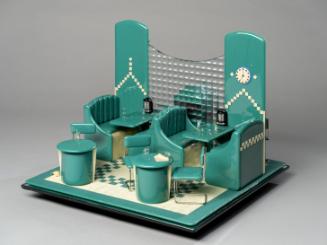 Emily Brock (American, born 1945)
Cafe
Glass, metal, 12 x 12 x 12 inches
Gift of Warren and …
