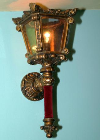 Wooden Wall Lantern with one socket