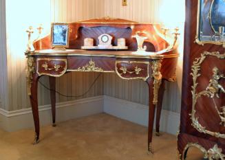 Louis XV Lady's Sandalwood Desk