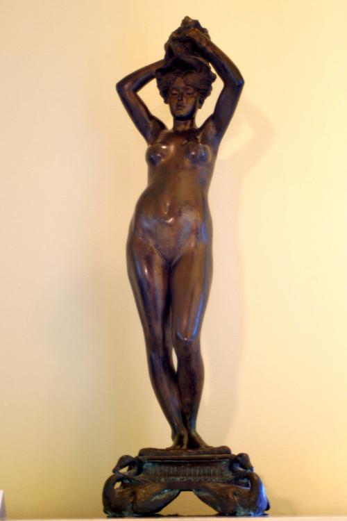 Venus Wrapping Her Hair