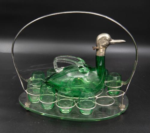 Decanter and cordial glassware set