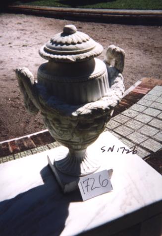 Putti Urn