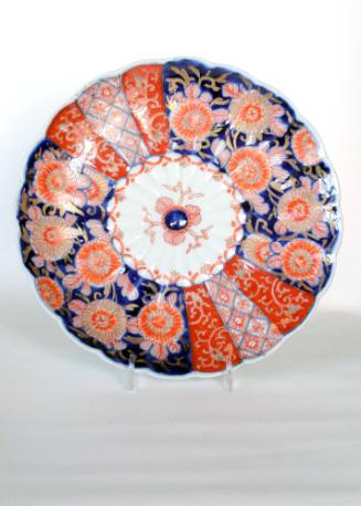 Petal Dish with Chrysanthemums and Floral Scroll