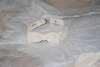 Bow tie