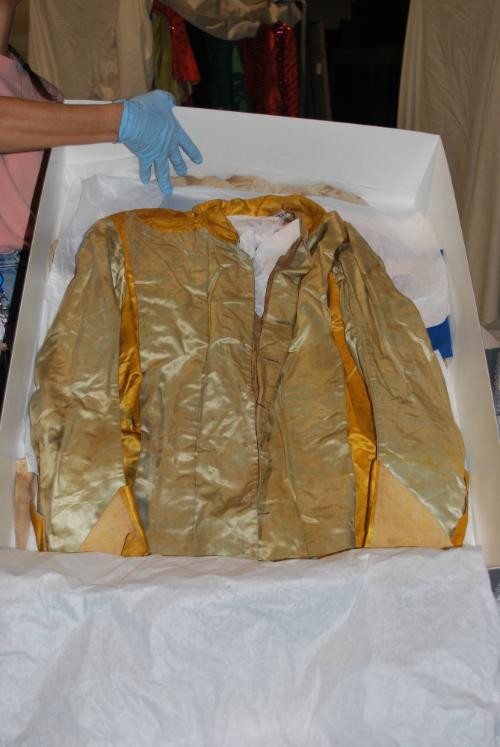 Jockey shirt worn by Showles family