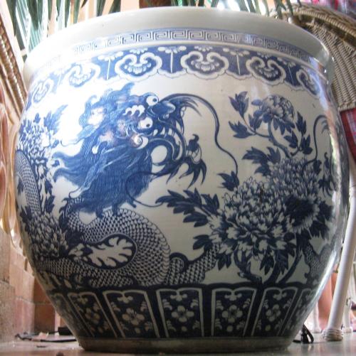 Blue and White Porcelain Urn with Dragon