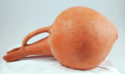 Jug with cut-away spout