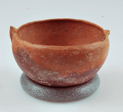 Knob-lug Bowl