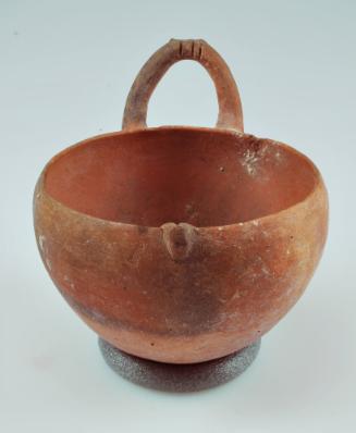 Bowl with horizontal handle