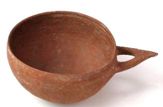 Bowl with horizontal handle