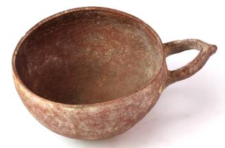 Bowl with horizontal handle
