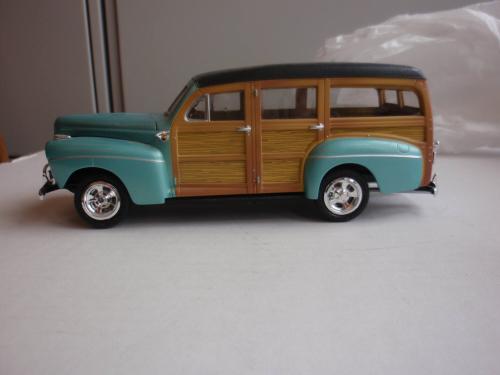 1941 Ford Super Deluxe "Woodie" car from Ringling Brothers, Barnum and Bailey Circus Model Train