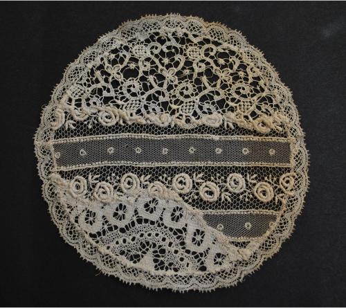 Round Rose Pattern Doily