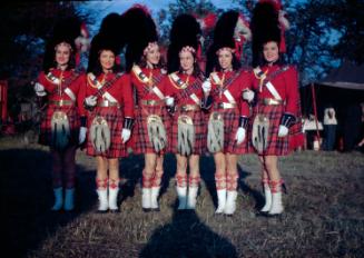 6 Girls in Scotch Garb